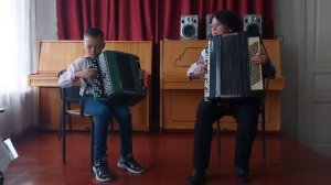 Українська народна пісня "Два півники горох молотили",