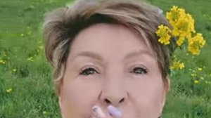 ПОШЛА ПЕРЬЯ ЧИСТИТЬ.