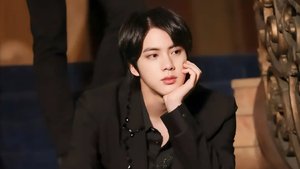 "✨ Джин: Сияние музыки и сердца 💖"