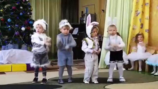 Зал угарал над этими детьми! Вот это зрелище! Молодцы малышня! смотреть онлайн