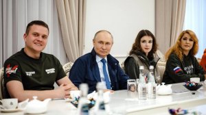 «Мы с вами команда»: о чем Путин говорил с волонтерами в Курской области