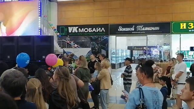 Группа "Краски" в Рубцовске, в честь 10 летия ТРЦ "Радуга