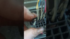 Фредлайнер Центури. Установка новой магнитолы.Подклю?