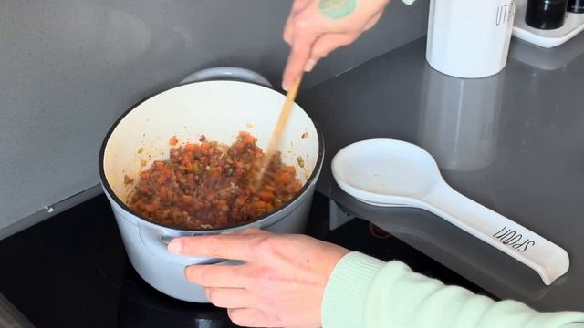 Рагу из чечевицы с пюре из картофеля и корня сельдерея смотреть онлайн