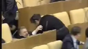 Жириновский дерётся в госдуме xvid