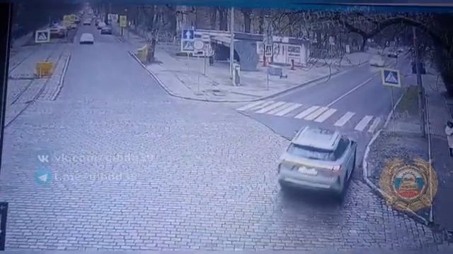 КИА Соренто вынесло на остановку транспорта в Калинин смотреть онлайн