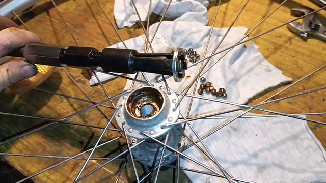 Как достать пыльник втулки не повредив его......... смотреть онлайн