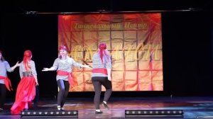 Танец Разбойниц.  Очень веселый. Девчонки супер ))