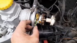 Вот как проверить форсунку моновпрыска.Опель Вектра а