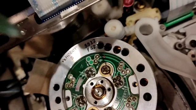 Смазываем подшипник блока видеоголовок (БВГ) видеомаг смотреть онлайн