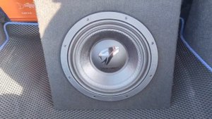 SQ-сабвуфер DL Audio Anaconda 12 в Lada 2112