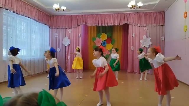 Танец  Я модная матрёшка. Утренник 8 марта в  подготов?