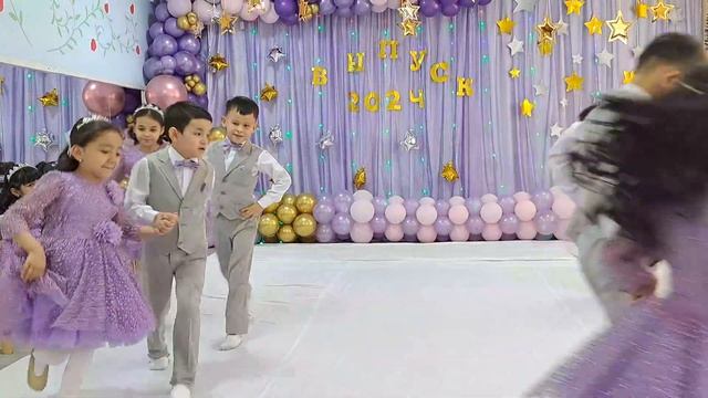 Выпуск дет сад танец "Детсво" смотреть онлайн