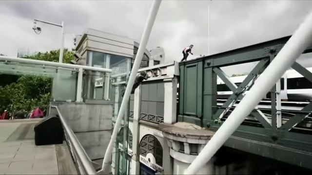 11 класс убегает от физика и от мотематика смотреть онлайн