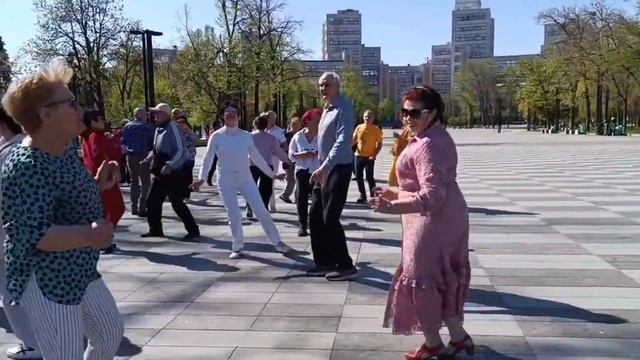 ОЙ, СМЕРЕКО 🌲 ХАРЬКОВ ❤️ ТАНЦЫ 💃🕺20.04.2025 #танцыхарьк смотреть онлайн