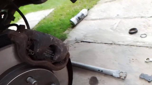 как вкрутить поршень заднего суппорта на Мазде 3 смотреть онлайн