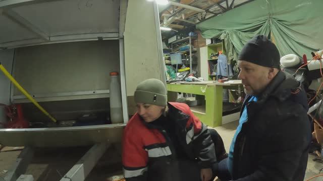 Установка пневмы. Кемпер своими руками. Постройка жилого прицепа. Прицеп для путешествий. Часть 9. смотреть онлайн