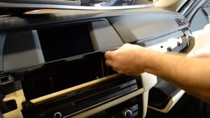 Снятие и замена экрана NBT BMW F10 5 серии
