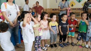 С мамой в Китай. Один день в китайском детском саду. Ча?