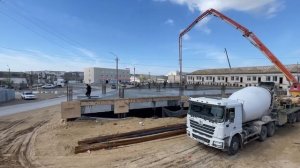 Заливка бетона марки М400 на перекрытие этажа коммерче?