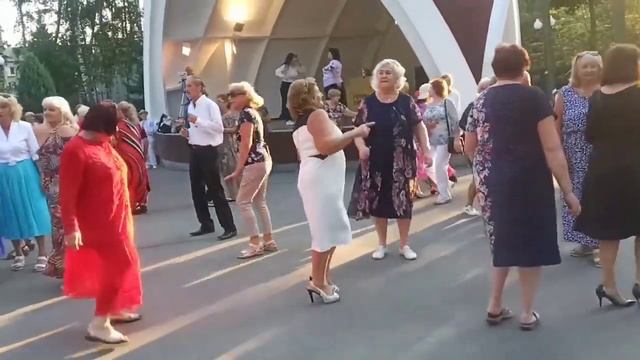 Ой рябинушка  рябина раскудрявый мой цветок!!!Танц