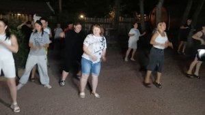 танец от родителей на выпускной .