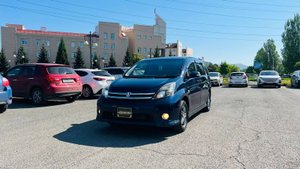 Toyota Isis, 2011 год