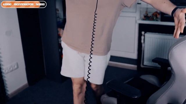 МАЙНИ СТРИМИТ в ТРУСАХ