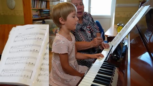 Радослава, 4 года.  Чтение с листа.  С Аллерм, 'Вальс мюзе смотреть онлайн