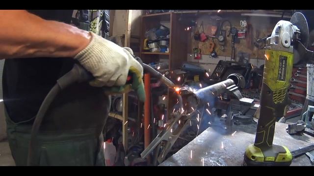 На ходу взорвалось колесо и вырвало с мясом кардан! Эт? смотреть онлайн