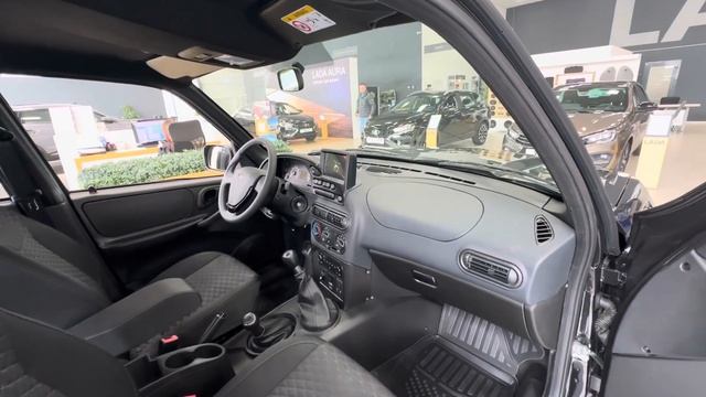 Нива Тревал блек в черном цвете ⬛️ смотреть онлайн