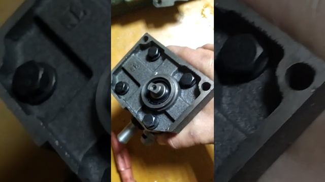 "КЕНТАВР Т-15" сальники гидронасоса . Обращайте внимани? смотреть онлайн