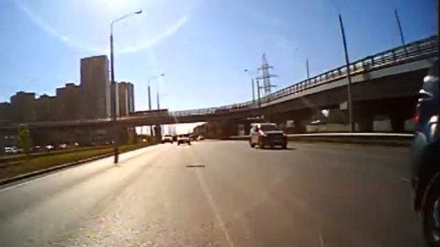 День вторая камера Street Storm CVR-N8520W смотреть онлайн