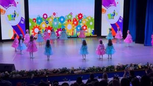 Танец “Маленькая страна” Dance.