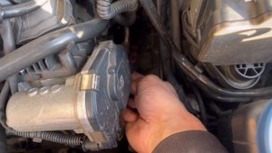 Mercedes benz w212 M274 how to clean throttle body чистка дроссельной заслон