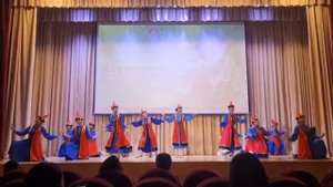 Тувинский танец "Ынак Тывам" студия танца "Рассвет", 40+
