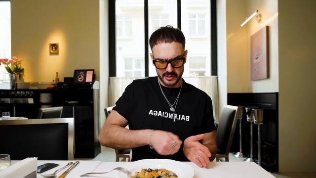 Вкус, эстетика и перфекционизм в новом бистро на Патри смотреть онлайн