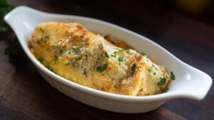 Нежные блинчики с курицей и грибами под сырной корочкой