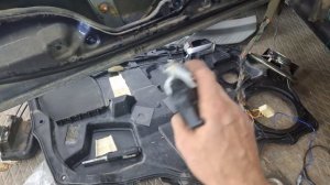 Установка  сигнализации с центральным замком на МАЗДА