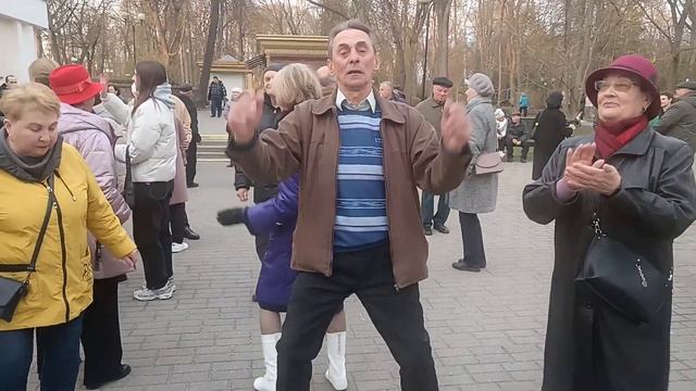 Чистый лист...... 12.04.25 Гомель парк Луначарского 🥰💫 смотреть онлайн