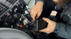 Установка магнитолы TEYES CC32K Toyota RAV4 (2005-2013)