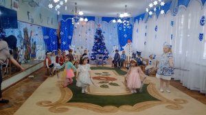 Танец снежинок! Вторая младшая группа