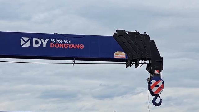 Краткий обзор бортового автомобиля УРАЛ NEXT (6х6) с КМУ И смотреть онлайн