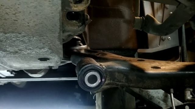 Suzuki Grand Vitara замена сайлентблоков переднего левого рыч? смотреть онлайн