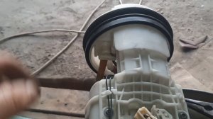 Замена топливного насоса в баке шкода октавия тур