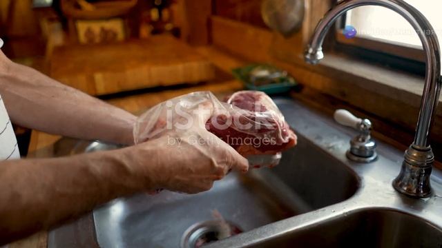 Азу по-татарски: сочное мясо в пряном томатном соусе — смотреть онлайн