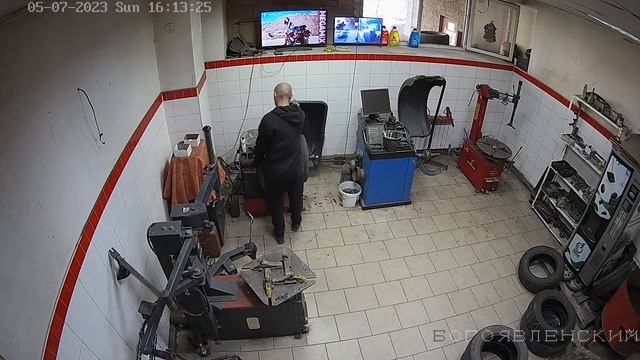 Шиномонтаж онлайн Работаем 02.05.23-07.05.23 смотреть онлайн