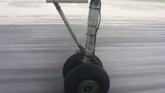 Домодедово. 16.09.13 Взлет Ан-24. смотреть онлайн