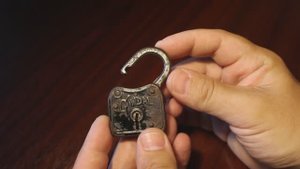 Навесной замок Giwdal ТД Роберт КЕНЦЪ