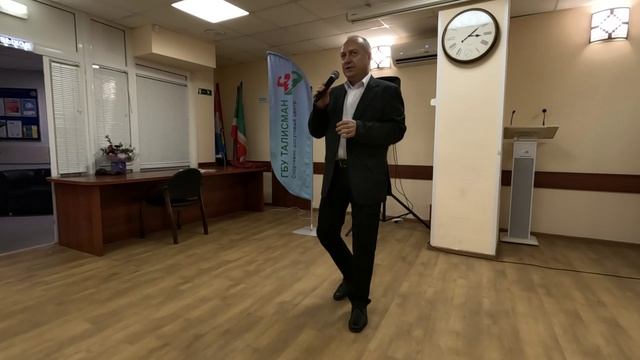 Поет Виктор Скворцов Танцевальное сопровождение Надежда Титаренко Зеленоград 21.05.2025.mp4